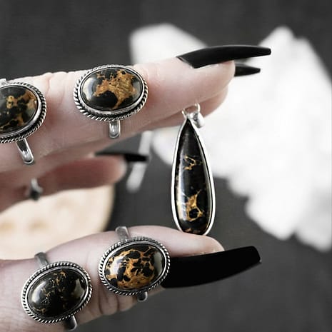 gaia-black-copper-turquoise-silver-rings-pendant-hellaholics (1)