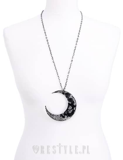 xl-crescent-moon-necklace-on-doll-restyle