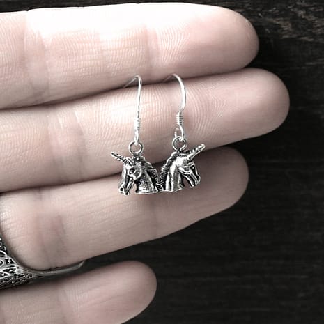 925-sterling-silver-unicorn-hoops-earrings-hellaholics (1)