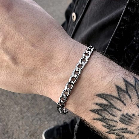 Ian-stainless-steel-chain-bracelet-hellaholics