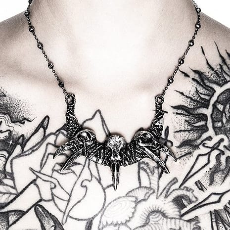 raven-skulls-necklace-restyle-sold-hellaholics-mood