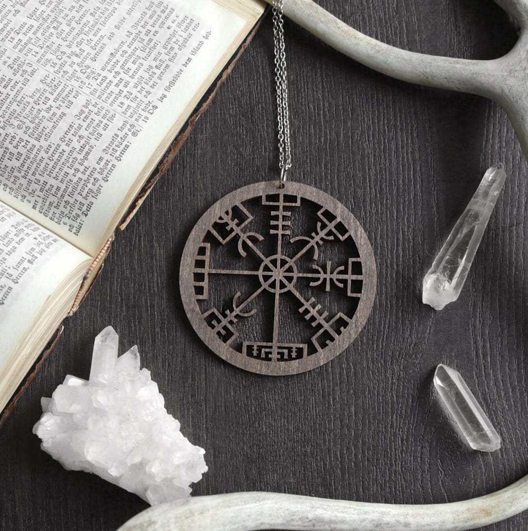 vegvisir-wooden-necklace-brown-hellaholics