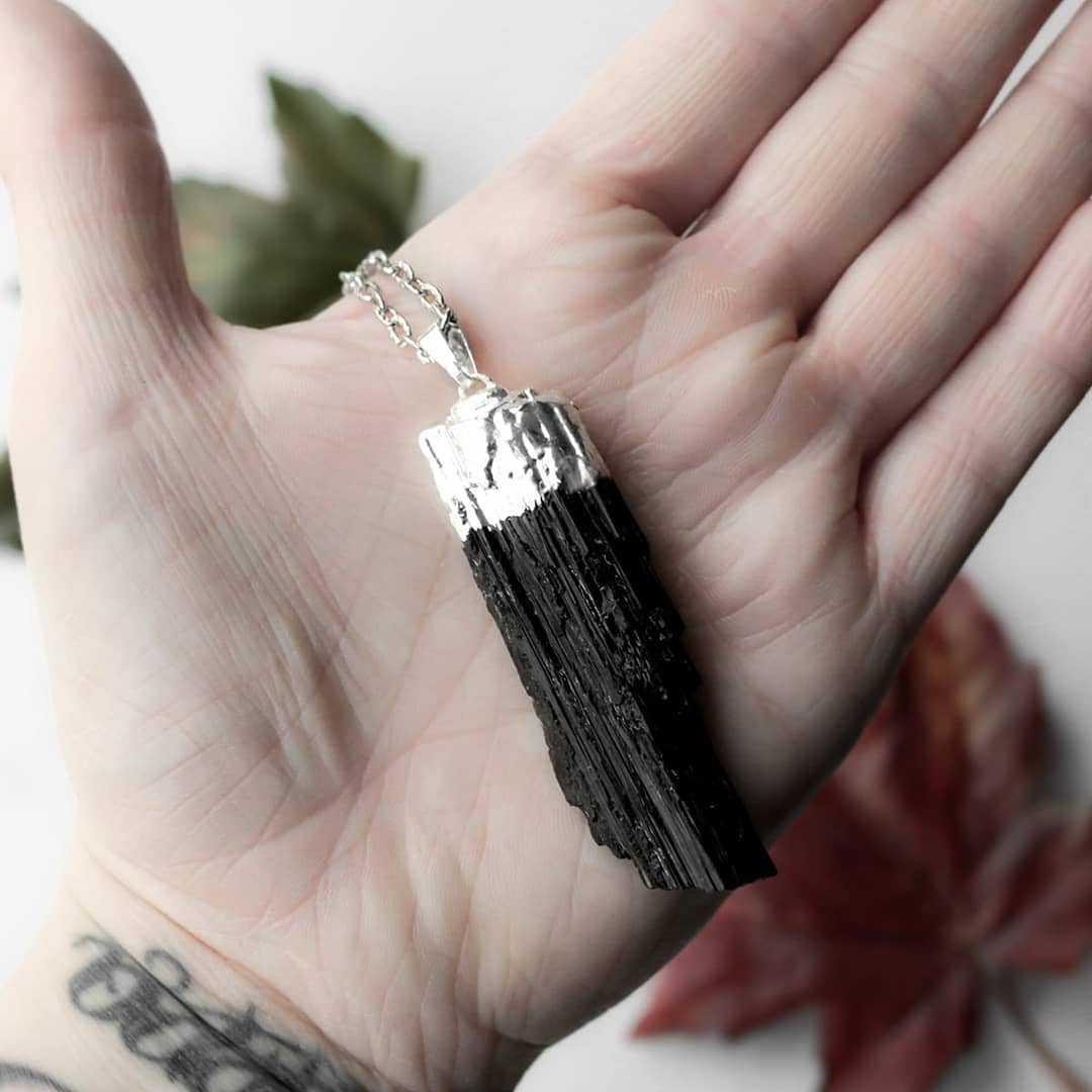 raw-silver-dipped-tourmaline-necklace-close-up-hellaholics