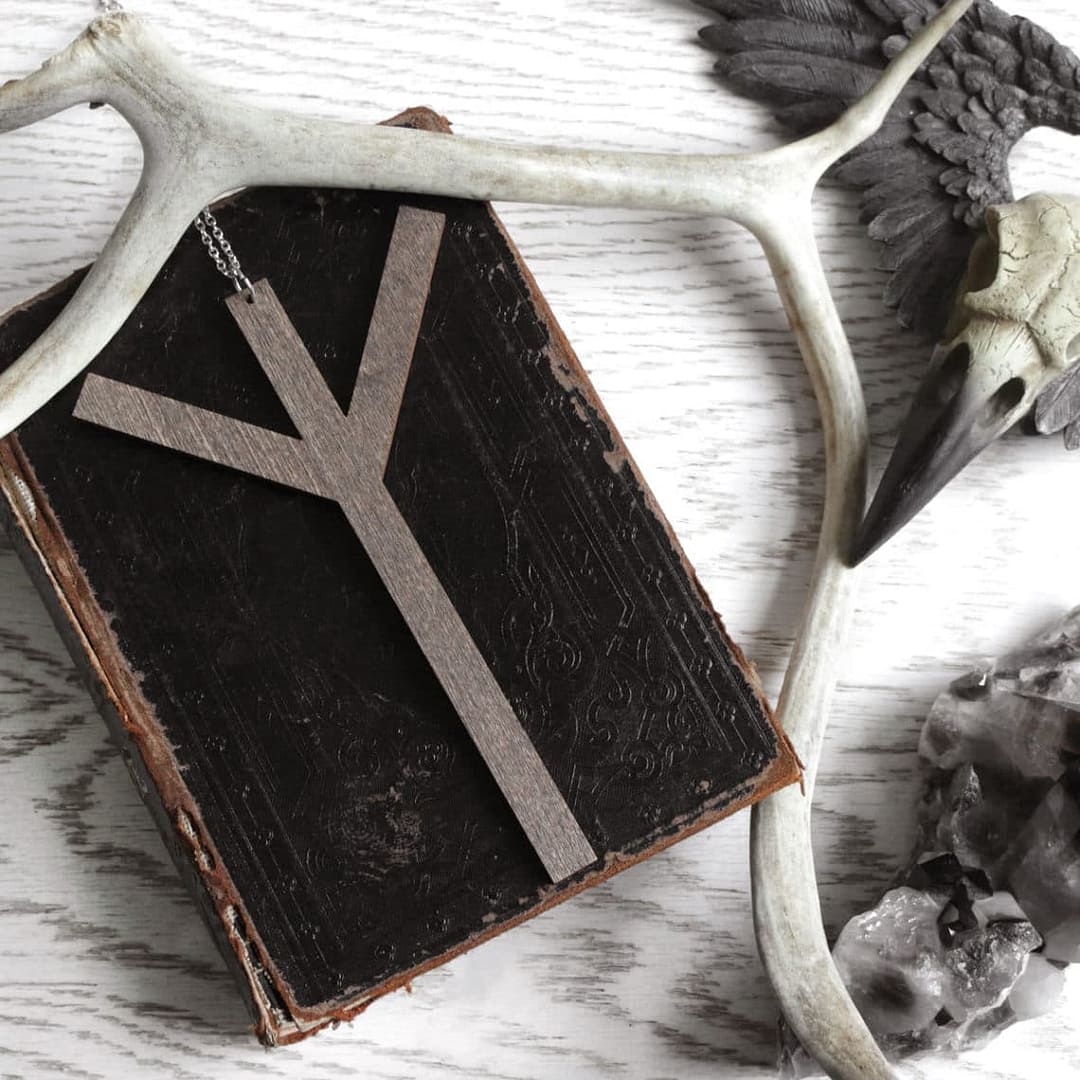 algiz-rune-wooden-necklace-brown algiz-rune-wooden-necklace-brown