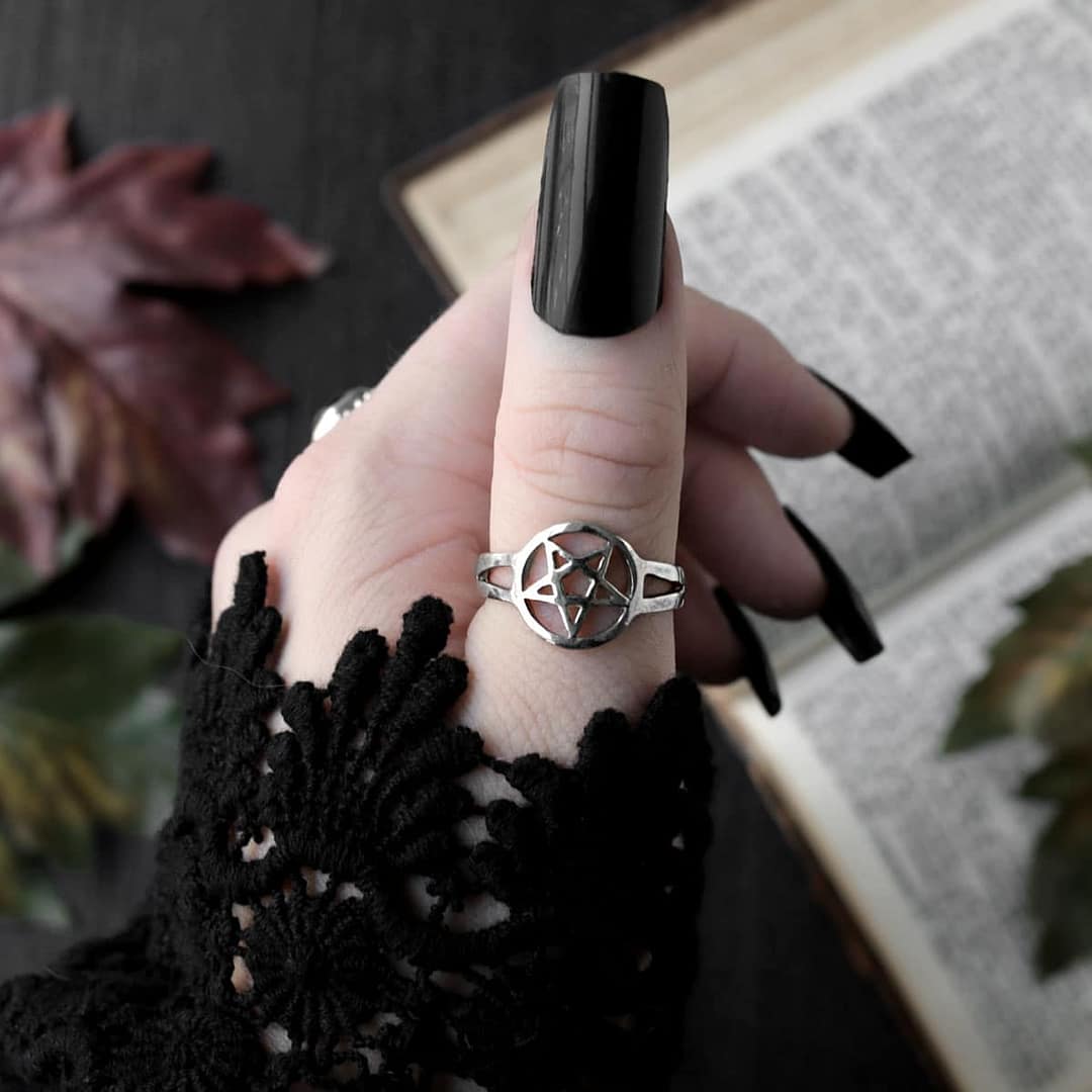 pentagram-silver-ringsilver-hellaholics pentagram-silver-ringsilver-hellaholics