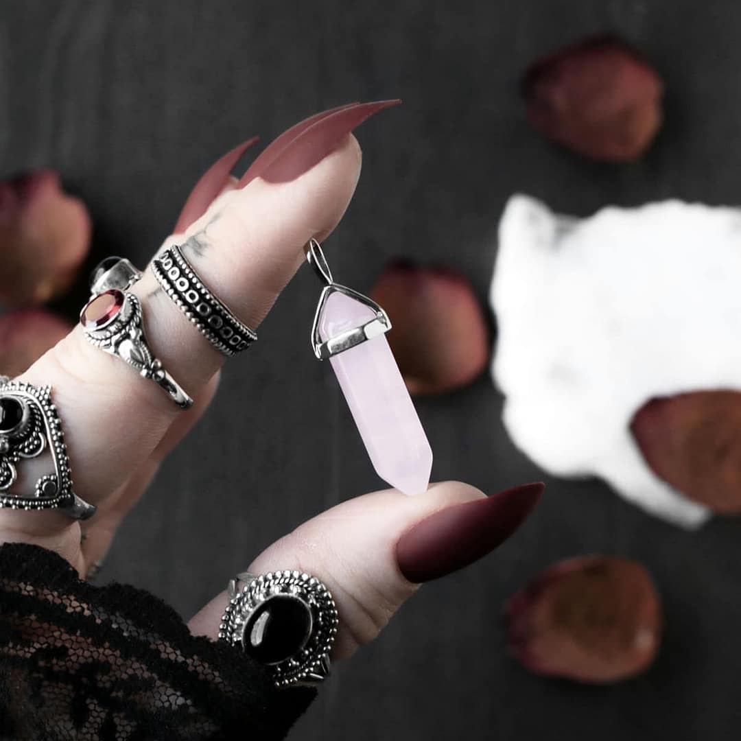 rose-quartz-stainless-steel-necklace-silver-rings-hellaholics rose-quartz-stainless-steel-necklace-silver-rings-hellaholics