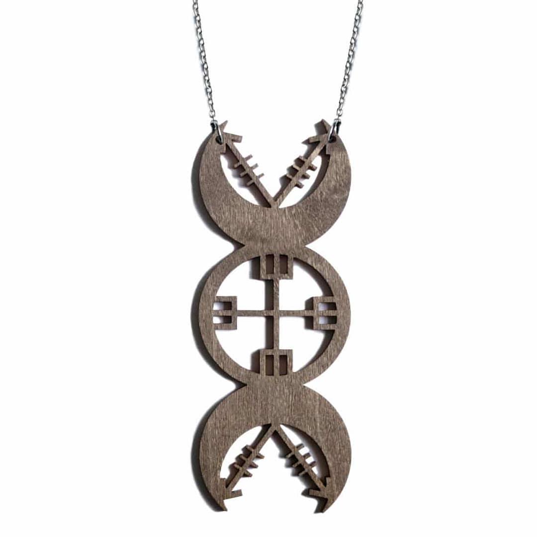 norse-priestess-necklace norse-priestess-necklace