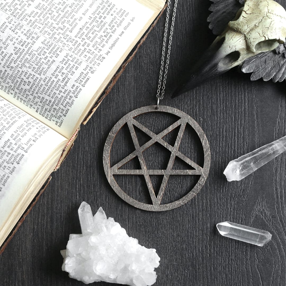 pentagram-wooden-necklace-hellaholics pentagram-wooden-necklace-hellaholics