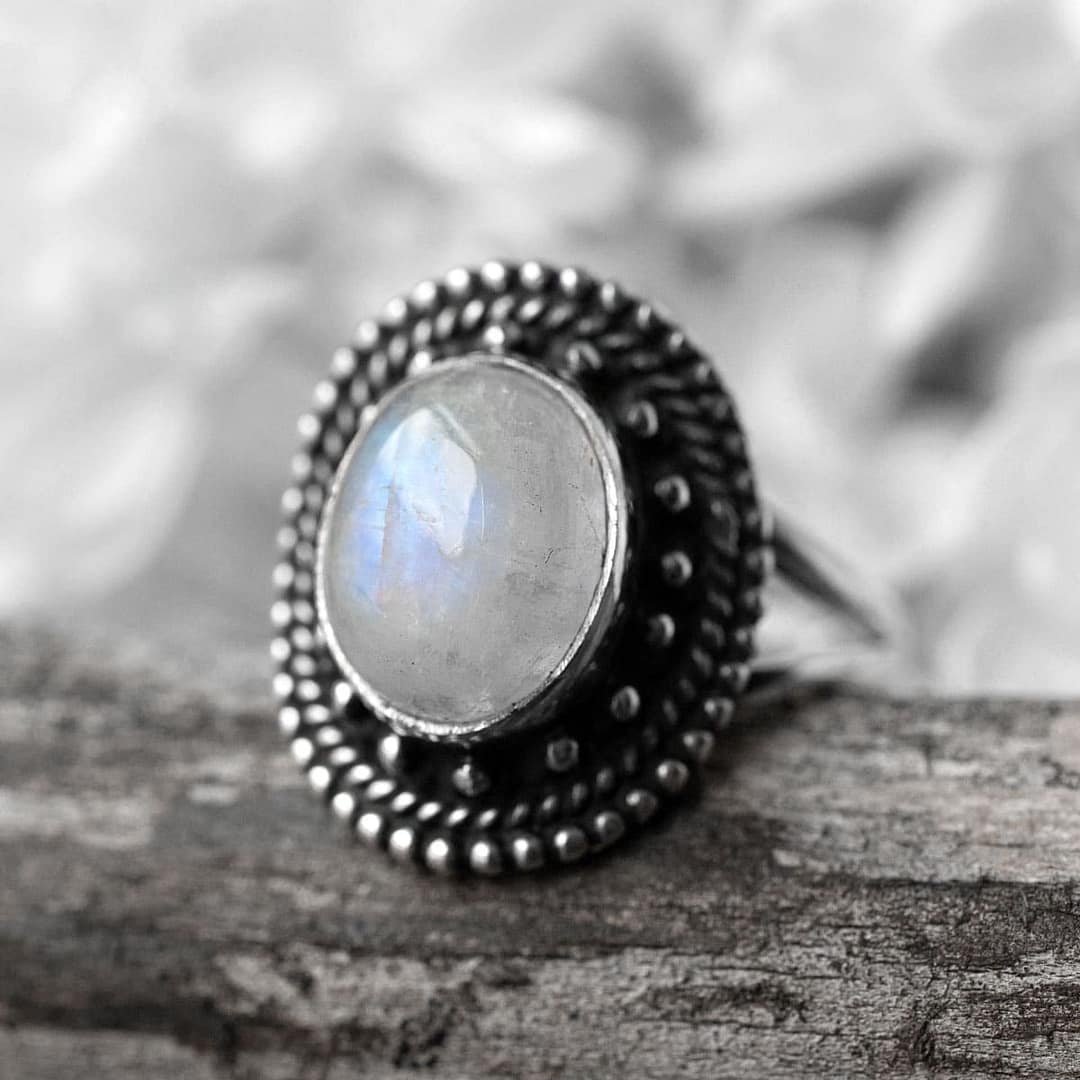 nathalia-moonstone-silver-ring-close-up-hellaholics nathalia-moonstone-silver-ring-close-up-hellaholics