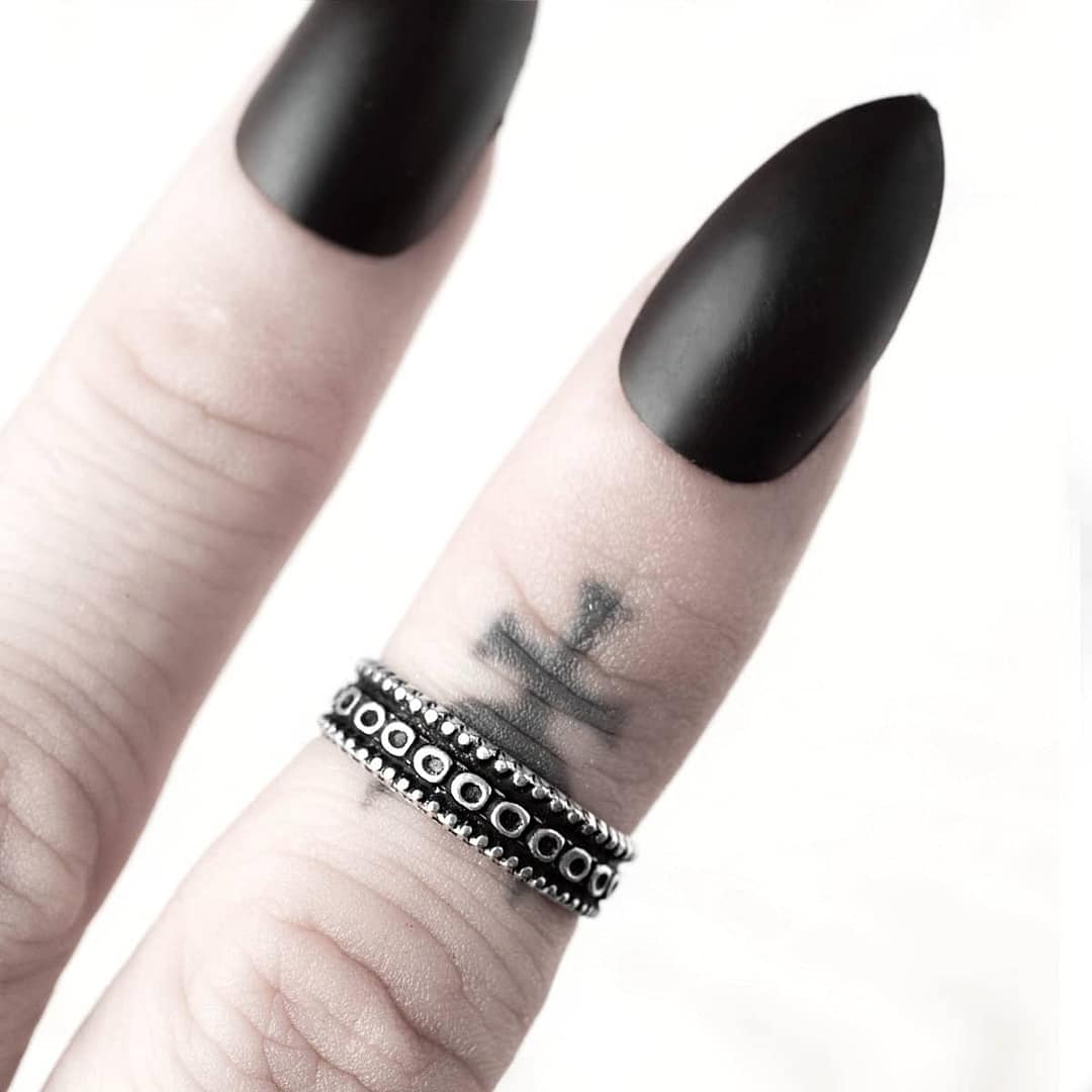 aren-sterling-silver-ring-hellaholics aren-sterling-silver-ring-hellaholics