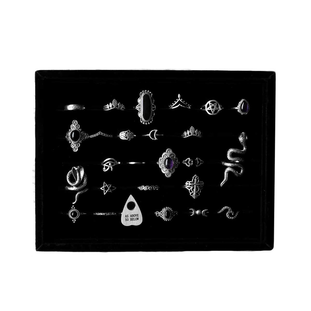 velvet-ring-box-hellaholics velvet-ring-box-hellaholics