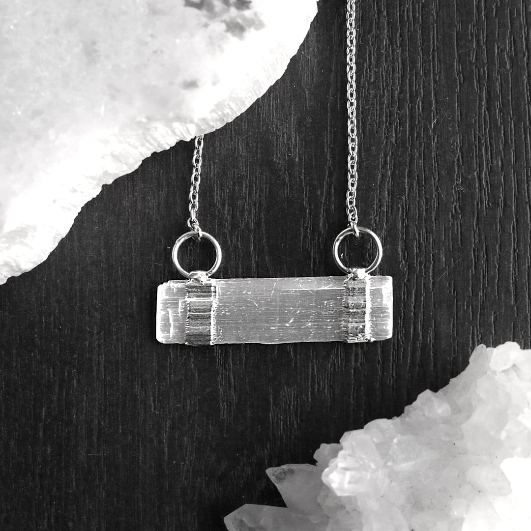 elevate-selenite-silver-toned-necklace-hellaholics elevate-selenite-silver-toned-necklace-hellaholics