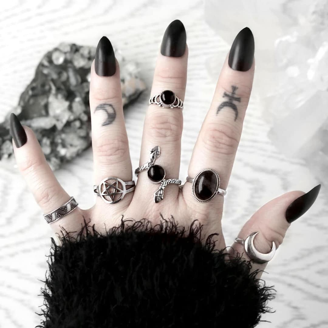 pentagram-duo-serpent-snake-onyx-gaia-rutile-silver-rings-hellaholics pentagram-duo-serpent-snake-onyx-gaia-rutile-silver-rings-hellaholics