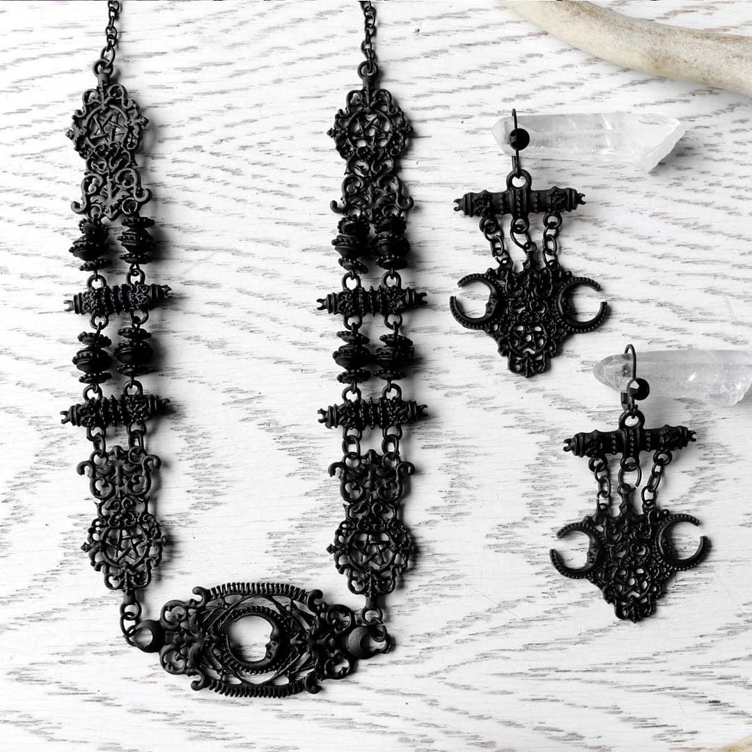 black-gothic-fortune-tellar-necklace-and-earrings-restyle-sold-hellaholics black-gothic-fortune-tellar-necklace-and-earrings-restyle-sold-hellaholics