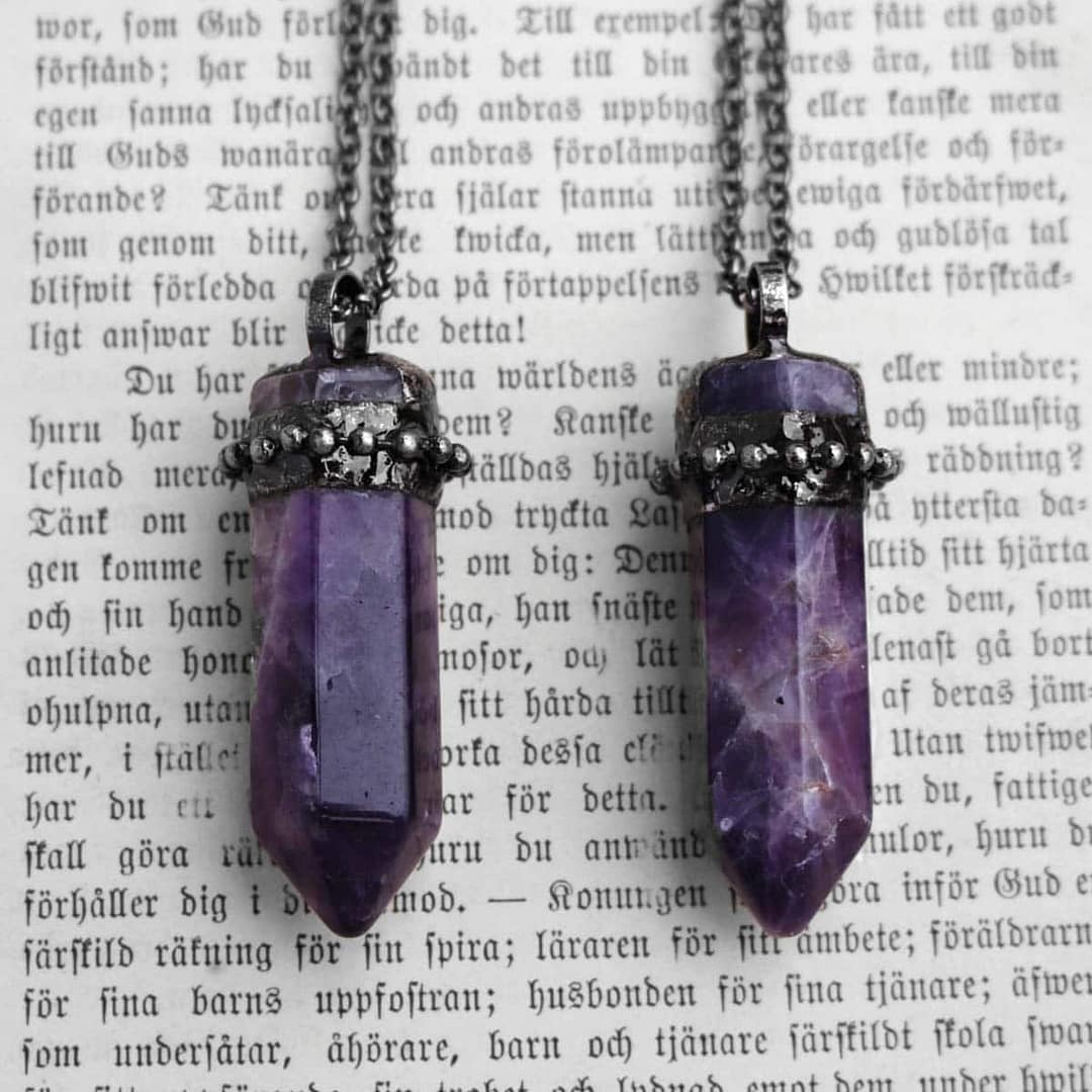 zaria-amethyst-gun-metal-necklace-hellaholics-mood zaria-amethyst-gun-metal-necklace-hellaholics-mood