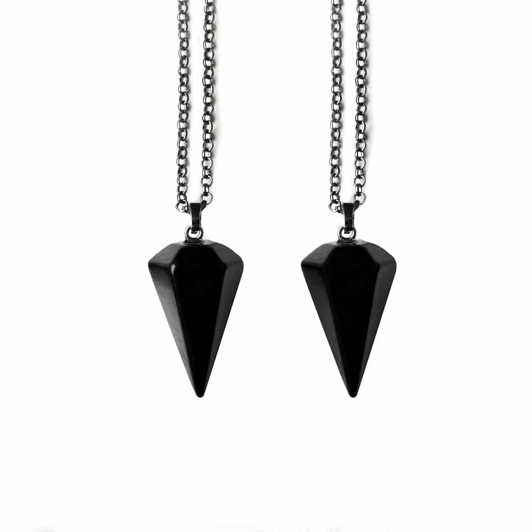 pendulum-onyx-necklace-hellaholics pendulum-onyx-necklace-hellaholics