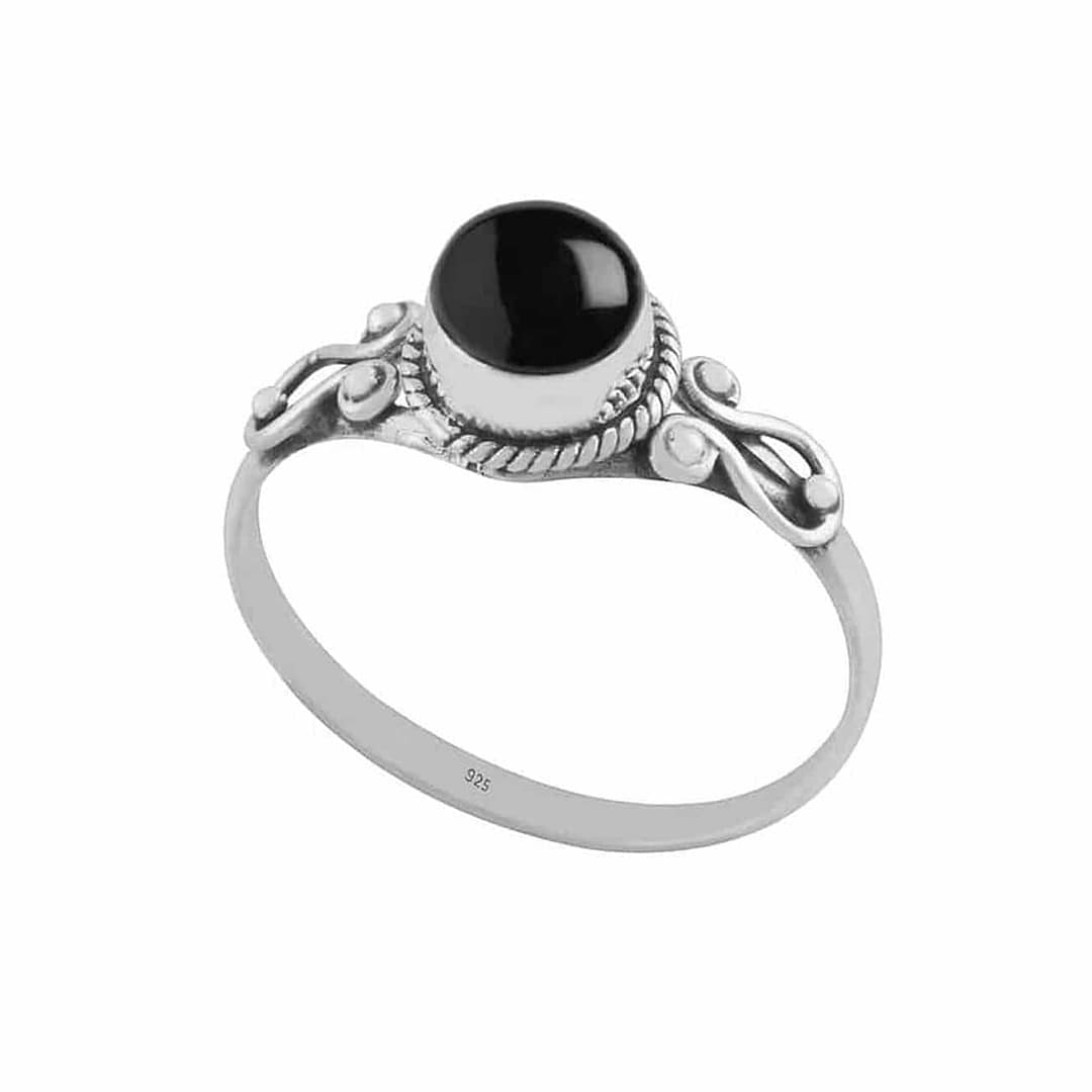 amaya-onyx-silver-ring-side-hellaholics amaya-onyx-silver-ring-side-hellaholics