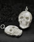 mother-of-pearl-skull-silver-necklace-hellaholics-mood
