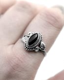 devana-onyx-ring-silver-hellaholics-2