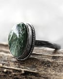 gaia-green-seraphinite-silver-ring-mood-light-hellaholics