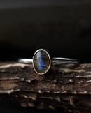 theia-labradorite-silver-ring-mood-dark-hellaholics