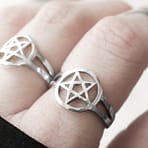 pentagram-silver-ring-closeup-hellaholics-