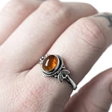 freya-amber-silver-ring-finger-hellaholics (1)