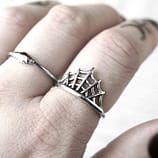 spider-web-sterling-silver-ring-close-up-finger-hellaholics