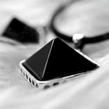 pyramid-obsidian-choker-hellaholics