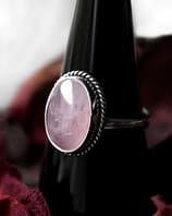 gaia-rose-quartz-silver-ring-close-up-2-hellaholics (1) (2)