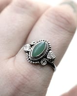 devana-vibrant-green-aventurine-ring-silver-hellaholics-2