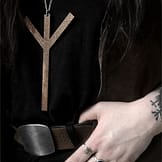 algiz-rune-wooden-necklace-brown-hellaholics