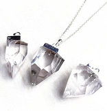 queen-of-the-light-clear-quartz-necklace