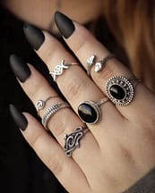 Styling Nathalia Vintage Onyx Silver Ring1