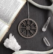 vegvisir-wooden-necklace-brown-hellaholics