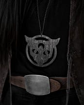magic-cat-birch-wood-black-necklace-hellaholics