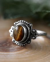 aditi-tiger-eye-silver-ring-close-up-hellaholics (1)