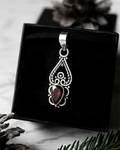 gina-garnet-silver-choker-hellaholics