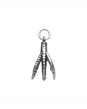 bird-claw-silver-necklace-hellaholics-front