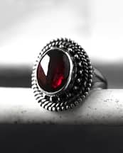 nathalia-garnet-stone-close-up-hellaholics