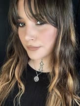 yggdrasil-tree-of-life-silver-necklace-hellaholics-on-model