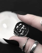memnto-mori-skull-mushroom-silver-necklace-hellaholics