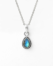 indra-labradorite-crystal-sterling-silver-necklace-front-hellaholics-look-mars-birthstone