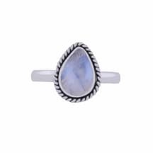 elara-sterling-silver-moonstone-ring