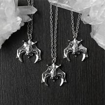 bat-necklace-mood-hellaholics