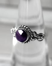 amaya-amethyst-silver-ring-close-up-hellaholics