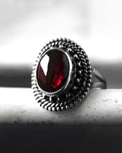 nathalia-garnet-stone-close-up-hellaholics