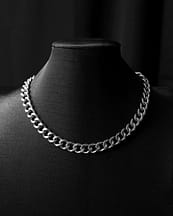 lora-stainless-steel-chain-necklace-hellaholics-mood