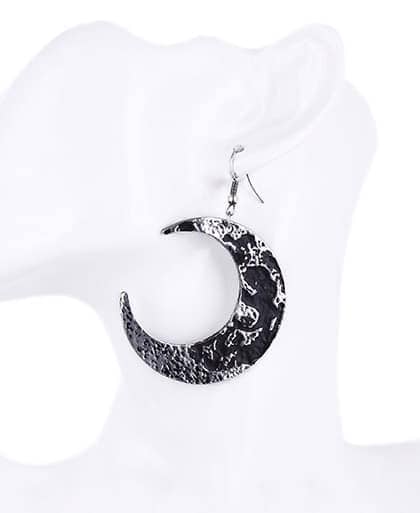 moon-crescent-earrings-restyle-doll