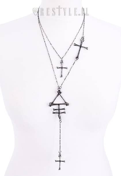 cross-bones-necklace-on-doll-restyle
